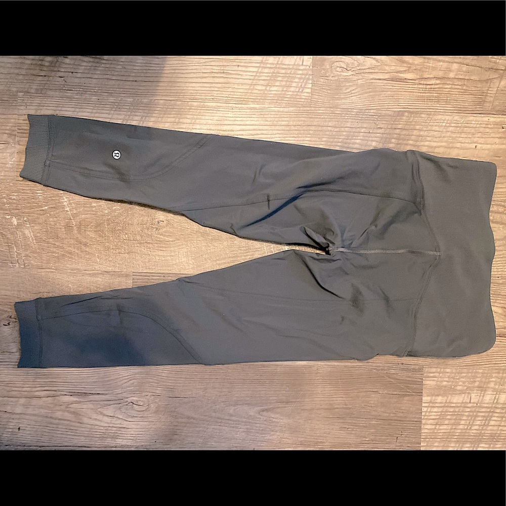 Lululemon cropped tights